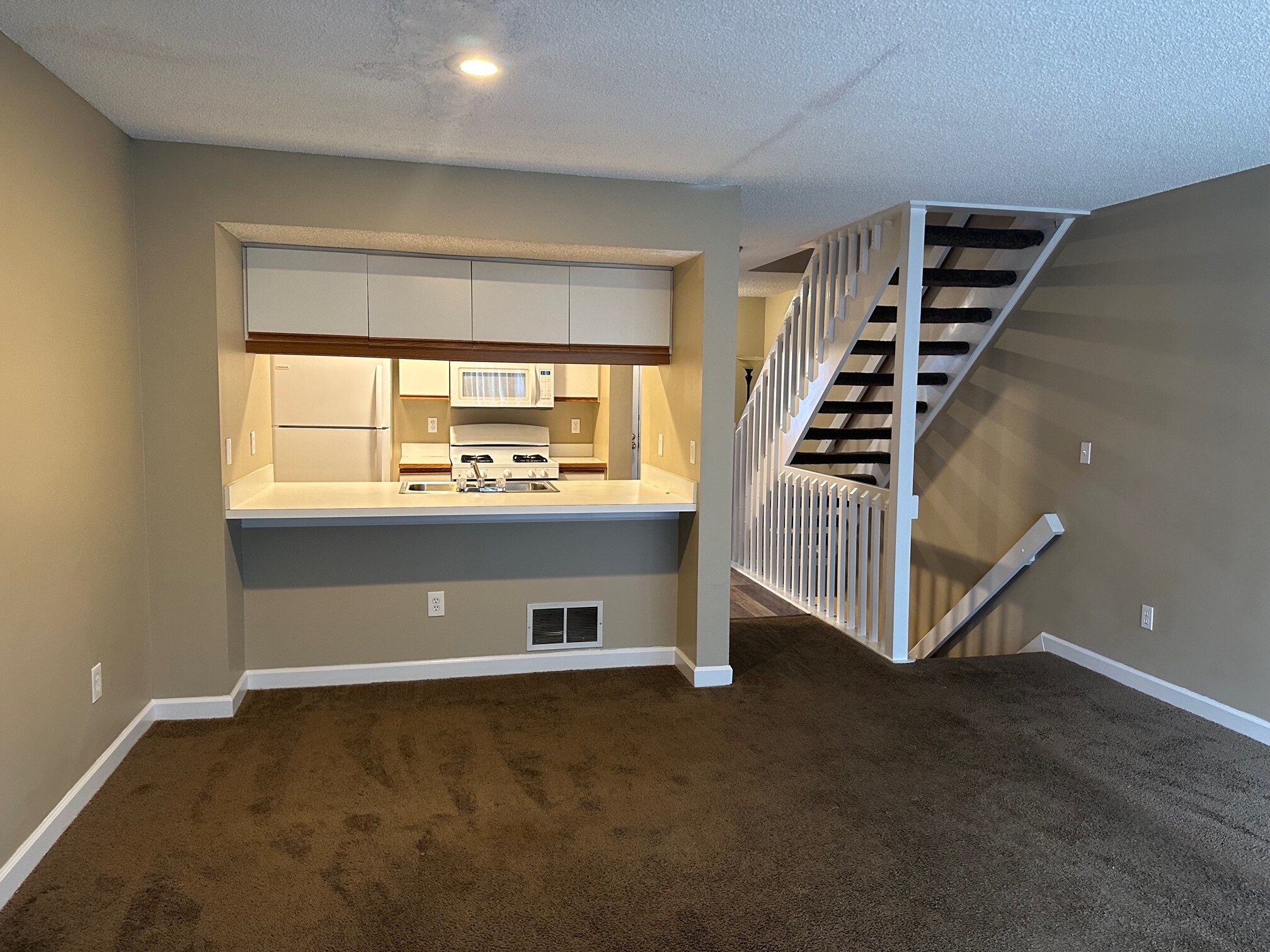 Building Photo - 1996 Camino Ln