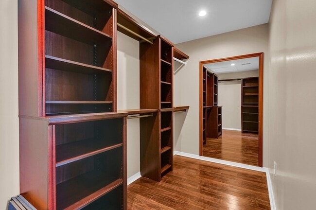 Building Photo - 40 Cottonwood St