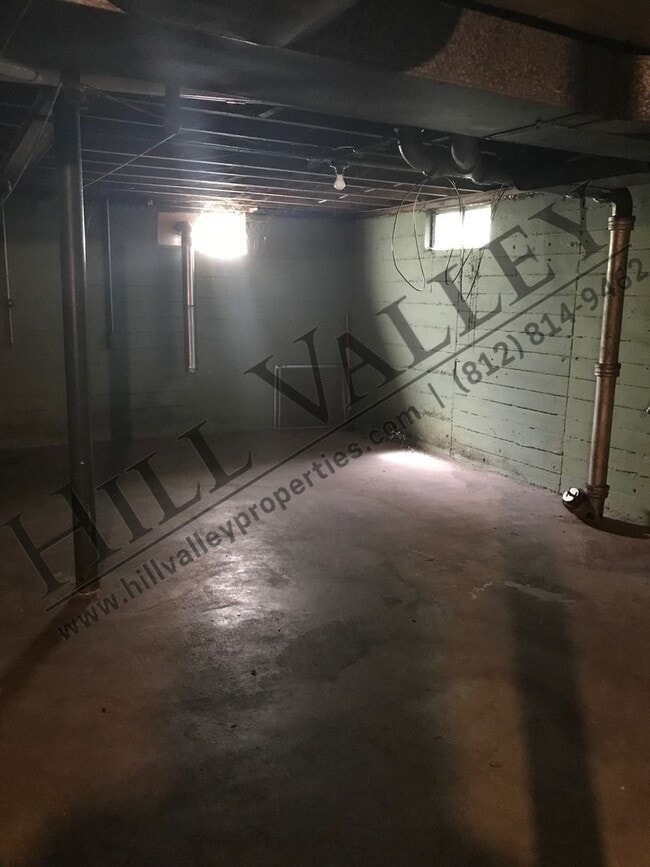 Building Photo - Three bedroom, 1 1/2 bath - East