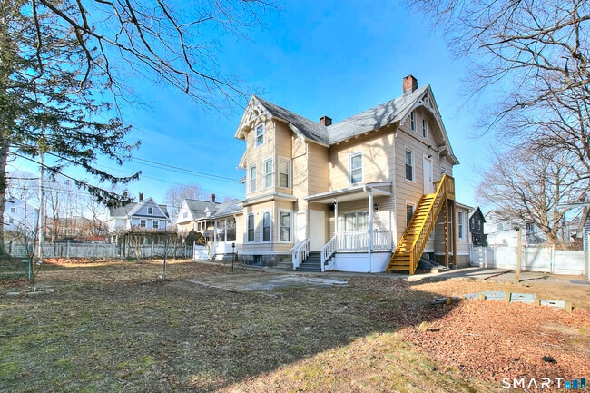 Building Photo - 56 Franklin St