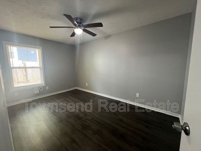 Building Photo - 5831 Waters Edge Dr
