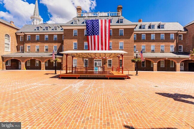 Building Photo - 705 Lyles Ln