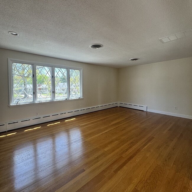 Building Photo - 725 VFW Parkway