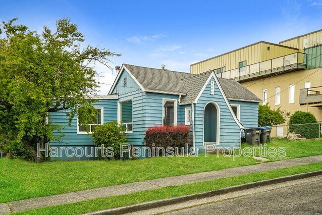 Building Photo - 1337 Ironsides Ave