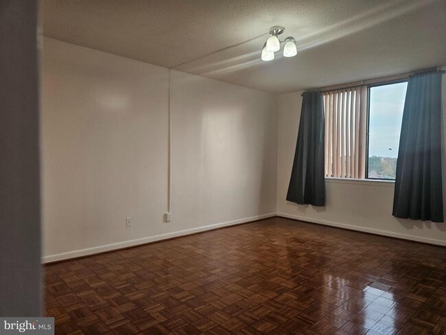 Building Photo - 3709 S George Mason Dr