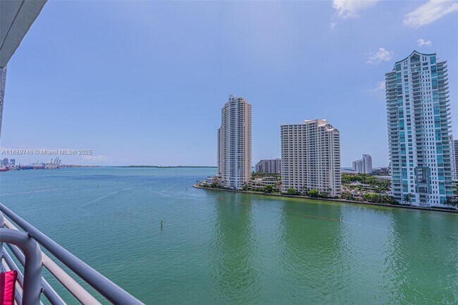 Primary Photo - 335 S Biscayne Blvd