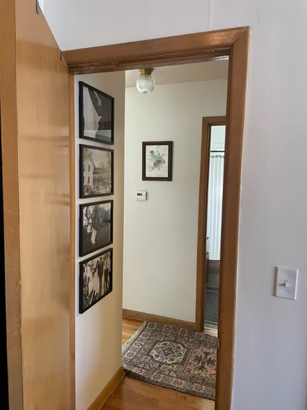 Building Photo - 843 S 45th St