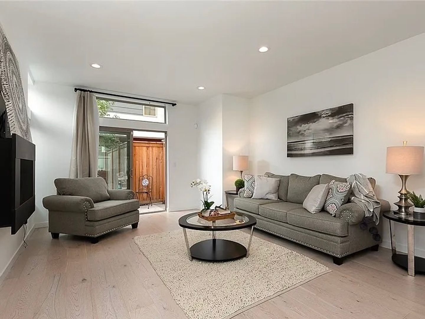 Building Photo - North Beacon Hill Townhouse