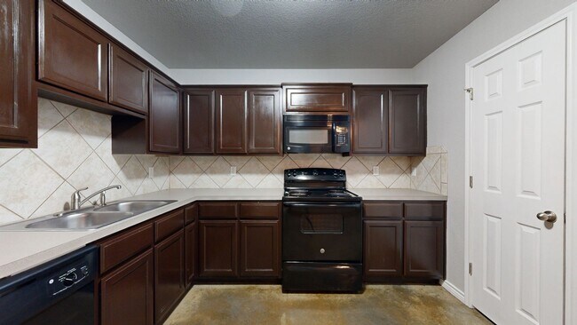 Building Photo - 2904 Starlight Dr