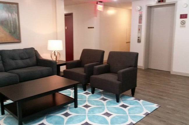 Lobby - Lafayette Plaza- 55 +