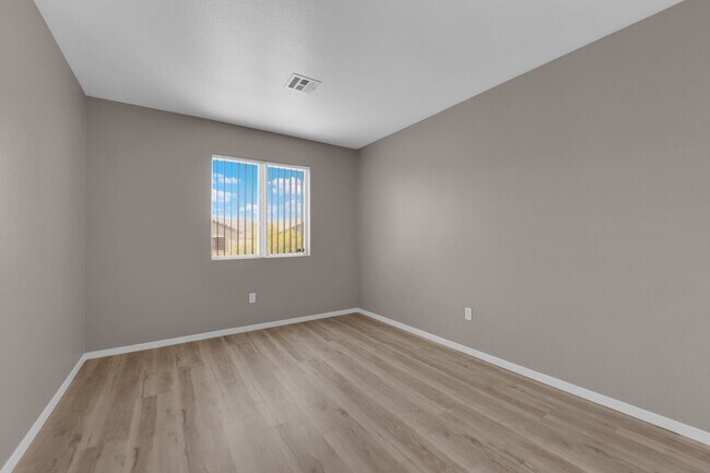 Building Photo - 9432 Santana Siesta Ave