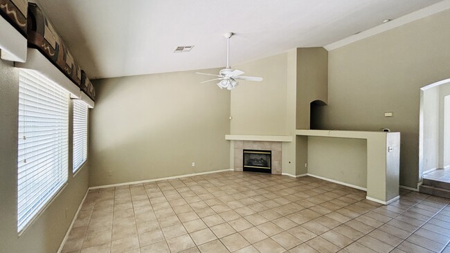 Building Photo - 2316 Tedesca Dr