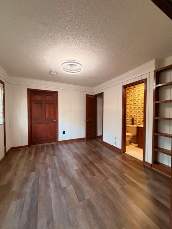 Building Photo - 250 Running Deer Rd