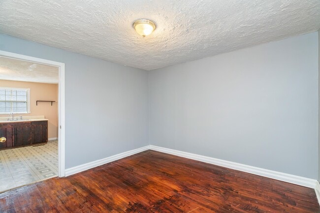 Building Photo - 153 Yankee St