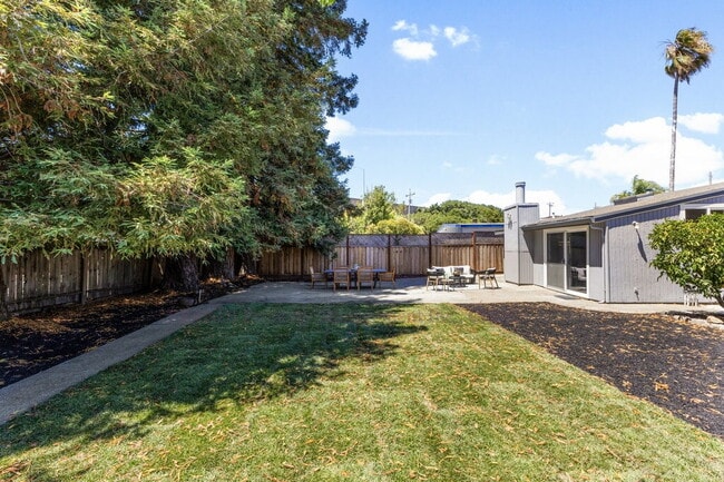 Building Photo - Central Novato Home with Large Yard and A/C!