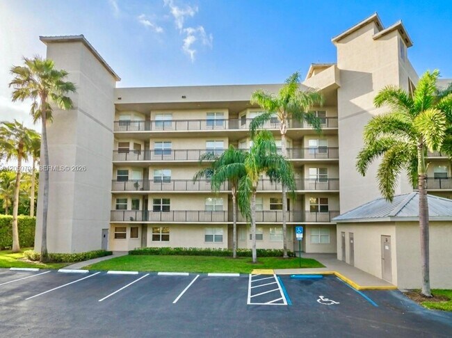 Building Photo - 26 Royal Palm Way