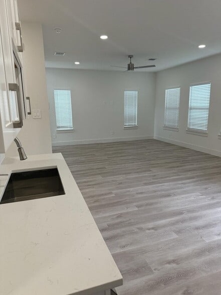 Building Photo - 144 Pinkie Holmes Dr