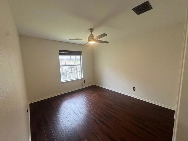 Building Photo - 16101 W Dorman Dr