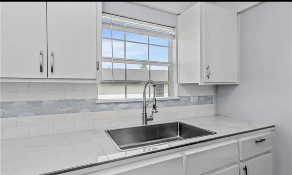 Building Photo - 730 N Dahlia St
