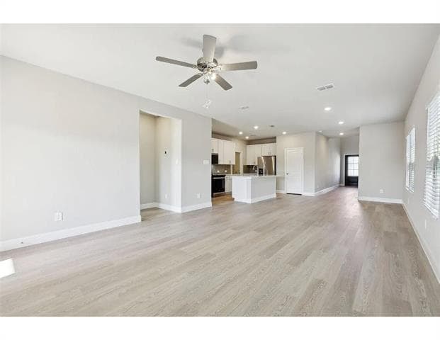 Building Photo - 707 Hemingway Ln