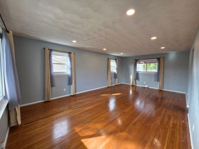 Building Photo - Carolanne Farms