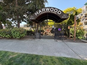 Building Photo - Cozy Beacon Hill Condo Near Downtown & Light Rail