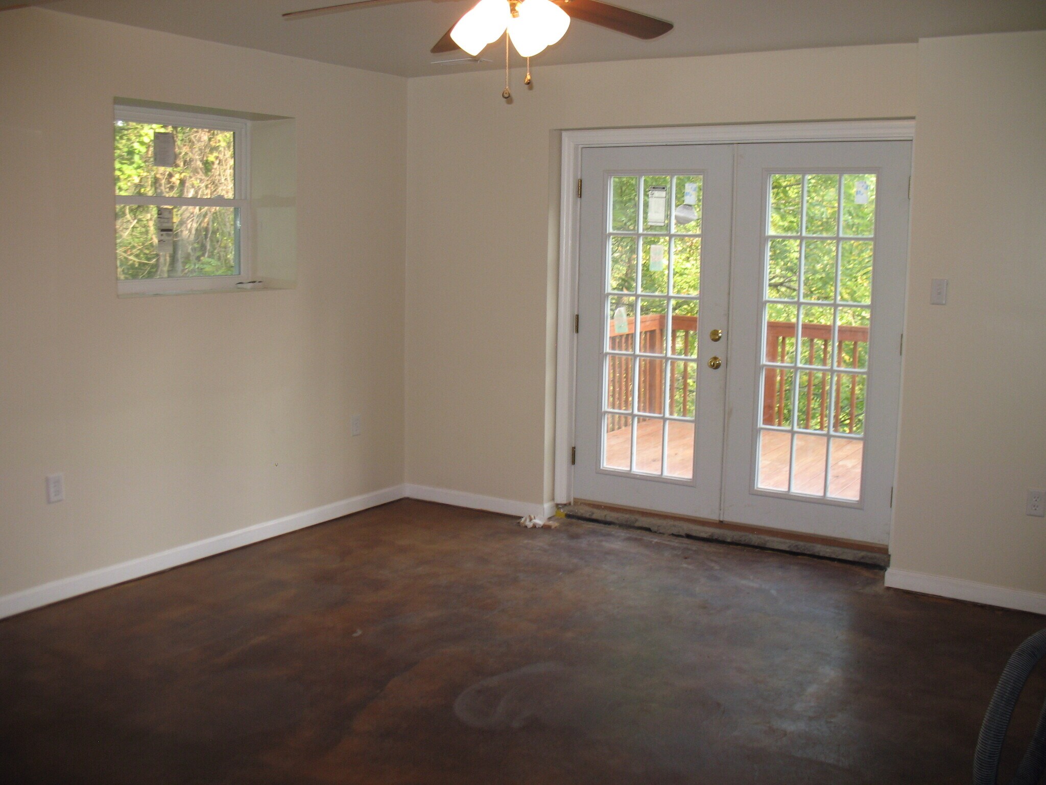 Building Photo - 2284 McKees Rocks Rd