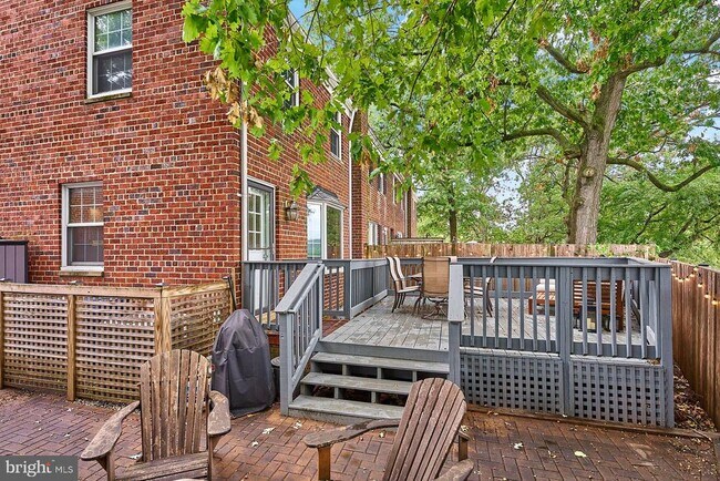 Building Photo - 247 Tennessee Ave