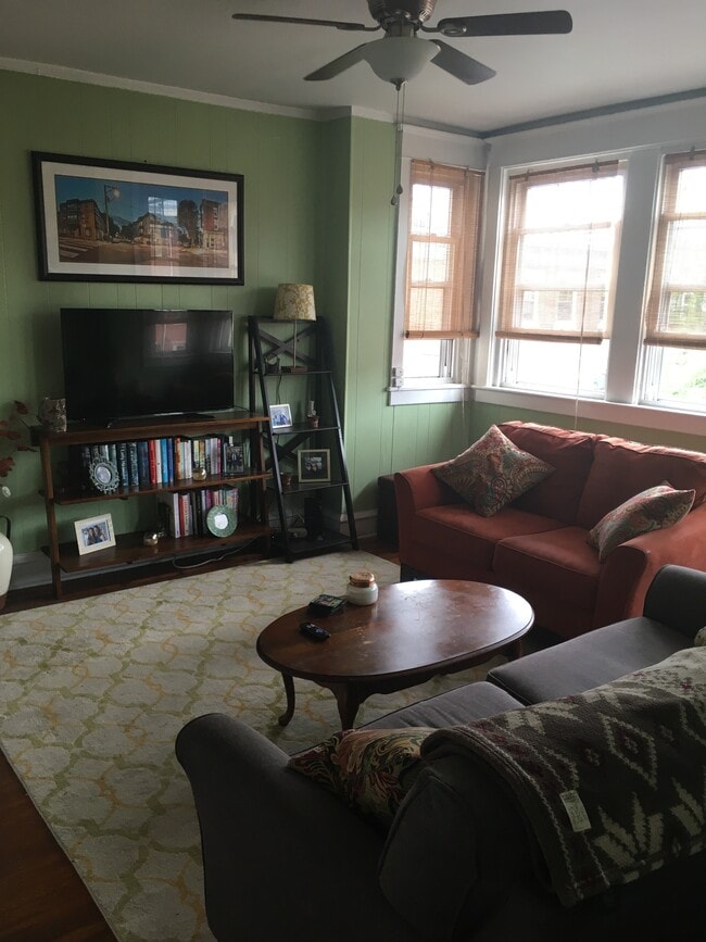 Building Photo - 300 Catharine St