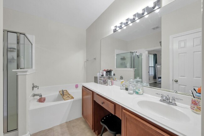 Building Photo - 29705 Meridian Hill Dr