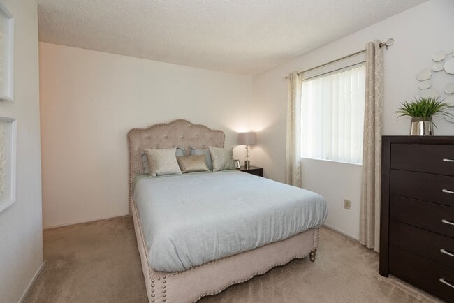 2x2 Model Home - River Pointe