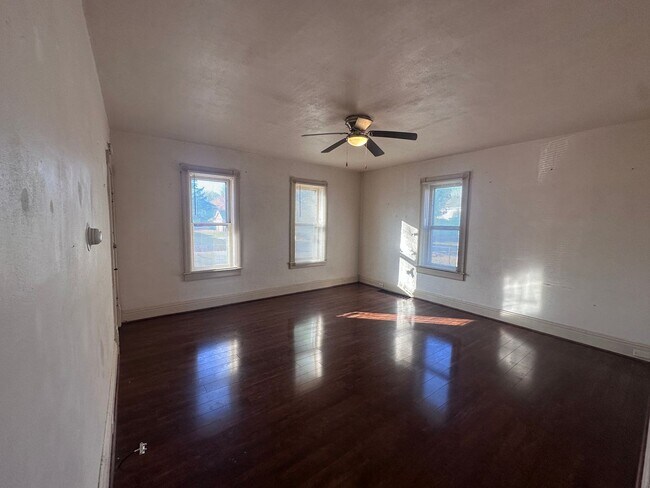 Building Photo - 315 N 2nd Ave