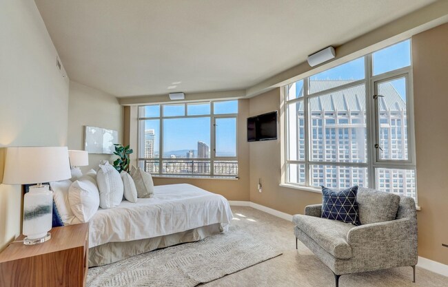 Building Photo - 700 W Harbor Dr