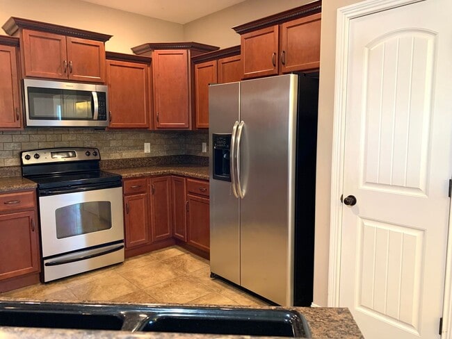 Building Photo - 3488 Sikorsky Ln