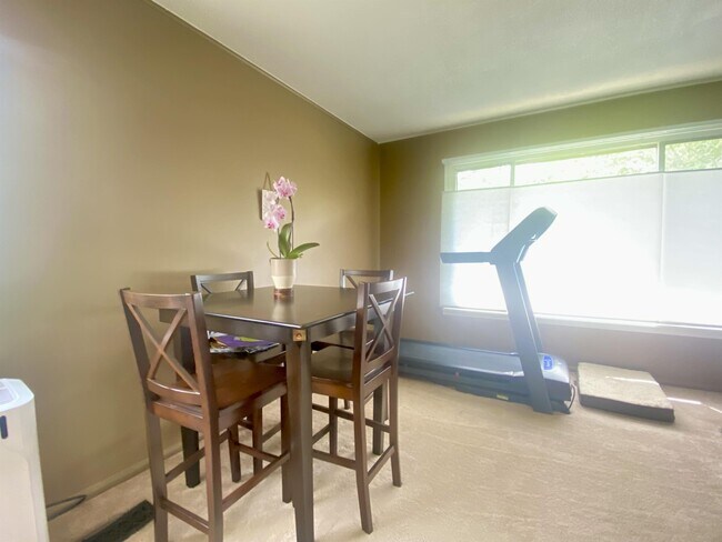 Building Photo - 1117 Kay Pkwy