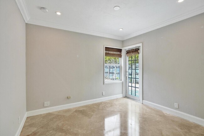 Building Photo - 1145 NE 12th Ave