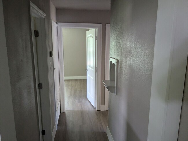 Building Photo - 2517 Goliad St