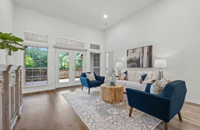Building Photo - Gorgeous 4/BR 3/BA One-Level Home with Mod...