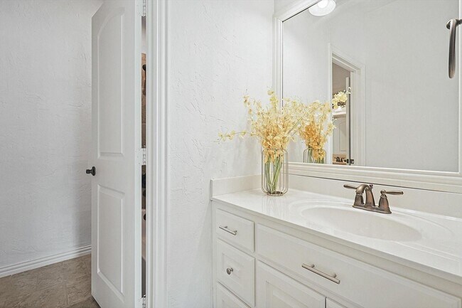 Building Photo - Stunning Mediterranean-Style Home in Highly Desirable Craig Ranch!