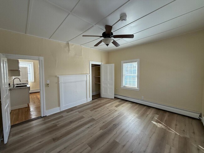 Building Photo - 13 Spring St