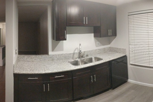Spacious kitchen with granite counter tops - 3106 Summertime Ln