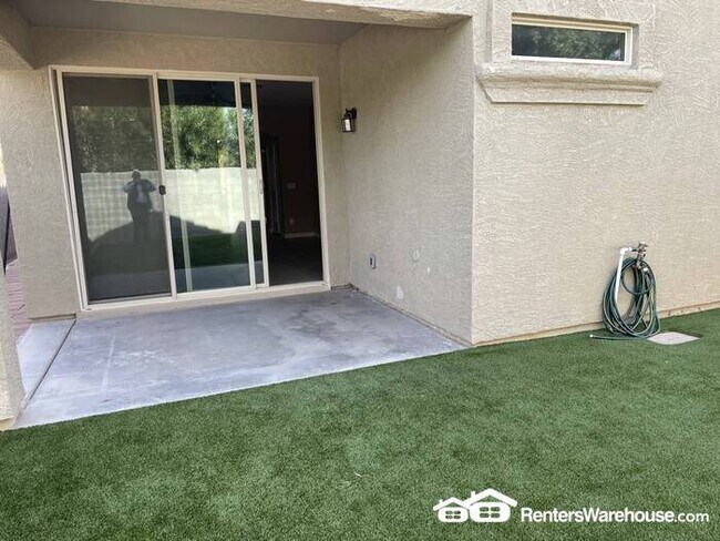 Building Photo - North Phoenix Beauty 4bed + den 3bath clos...