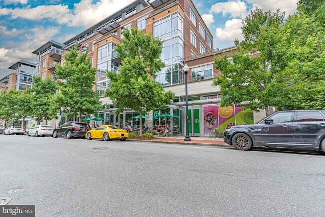Building Photo - 2200 N Westmoreland St