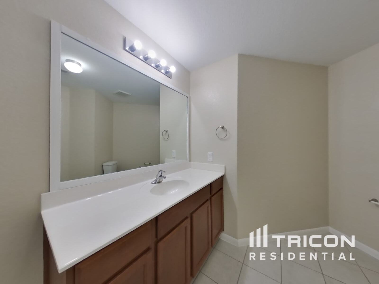 Building Photo - 733 Totem Trail Dr