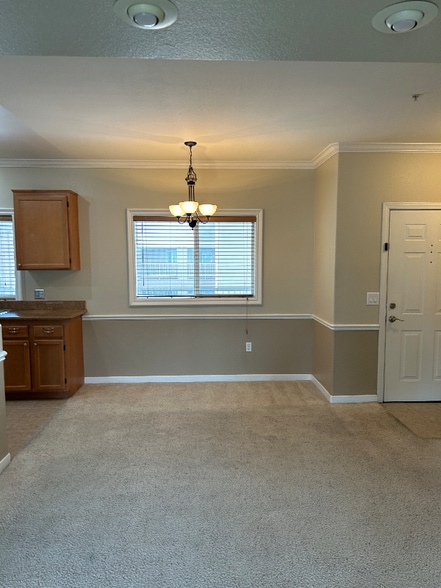 Building Photo - 7647 Mission Gorge Rd