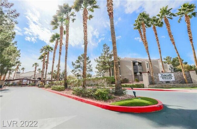 Building Photo - SW- 2 Bedroom Condo!