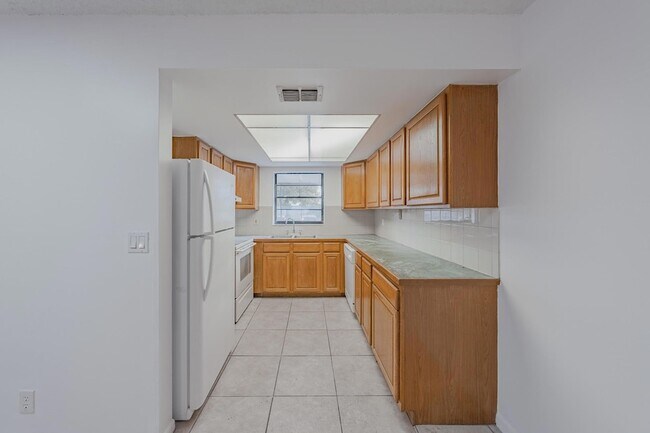 Building Photo - 8507 Sunset Dr