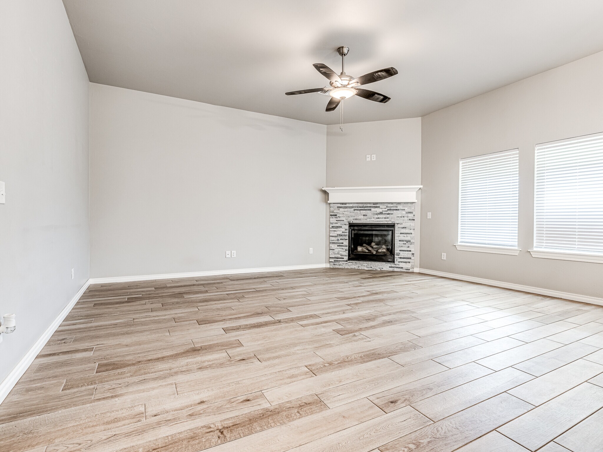 Building Photo - 3716 Pettit Blvd