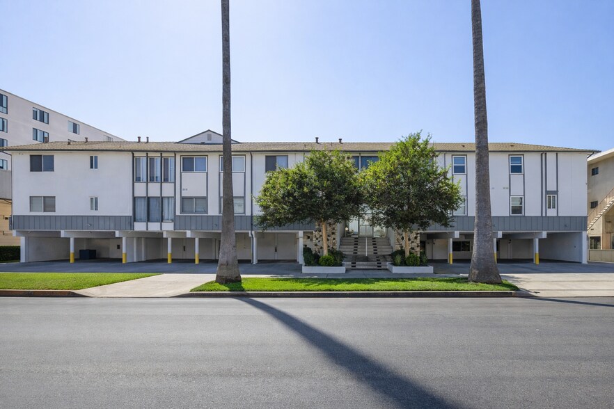 Building Photo - St. Andrews I
