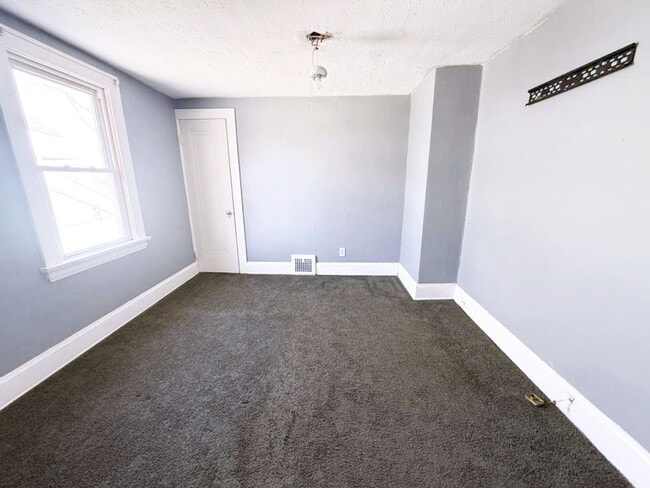 Building Photo - 3 BED 1 BATH SINGLE FAMILY HOME IN MT PLEASANT